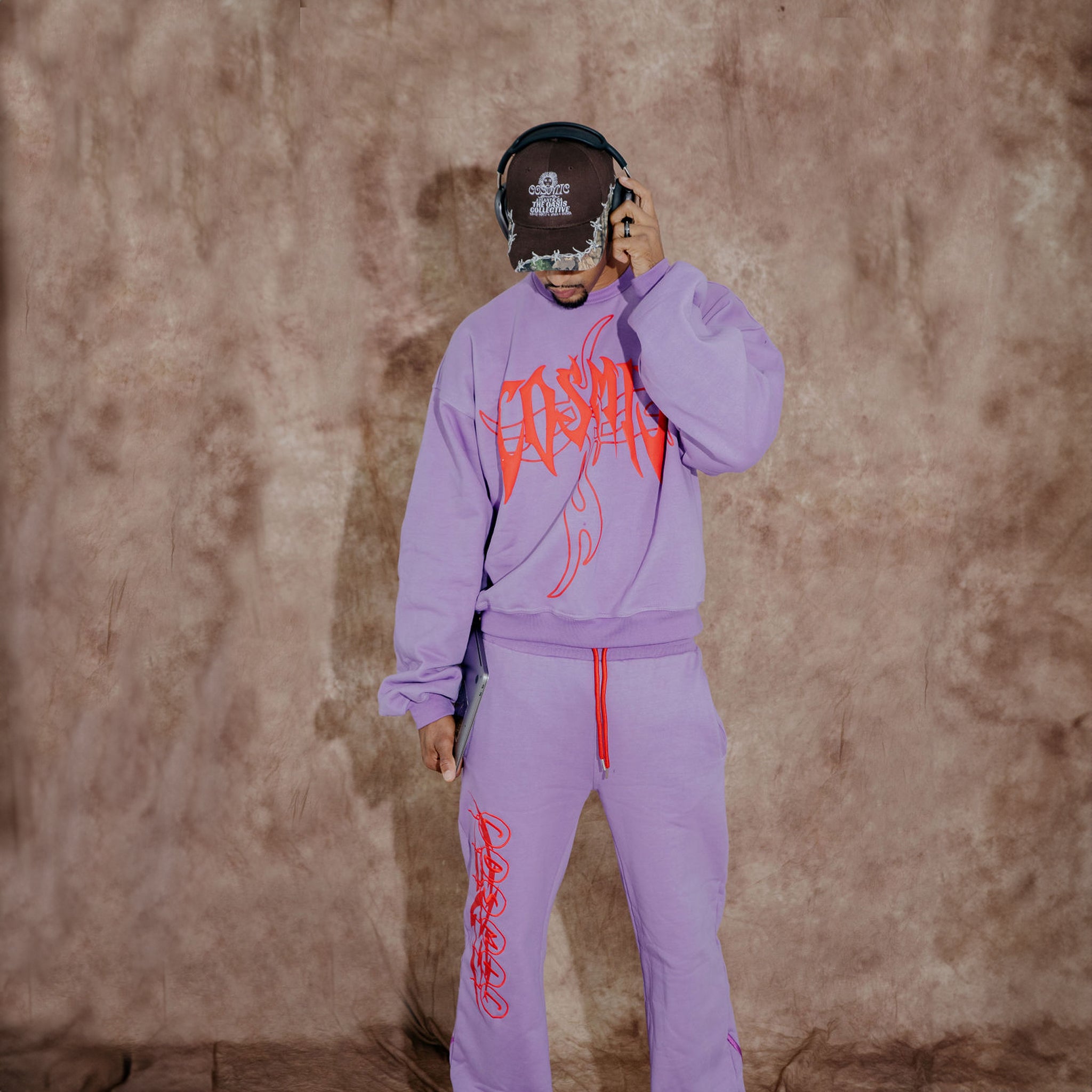Cosmic the Oasis offers the Ube Collection, starting with this crew neck 100% cotton heavyweight sweatshirt, with decorative Cosmic logo. Forms a sweatsuit set with the Aspen Heavyweight Sweatpants (sold separately).